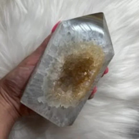 XXL Druzy Agate Tower - Picture 5 of 13